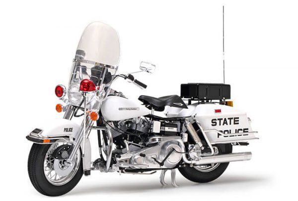 โมเดลรถมอเตอร์ไซค์ทามิย่า Harley Davidson Police Bike 1 : 6