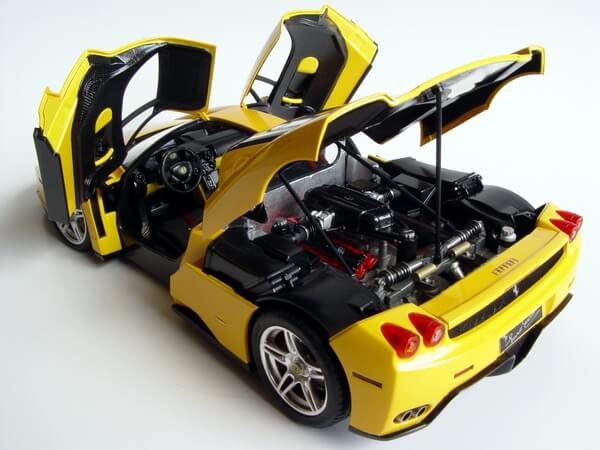 โมเดลประกอบรถยนต์ทามิย่า Enzo Ferrari Yellow Version 1 : 24