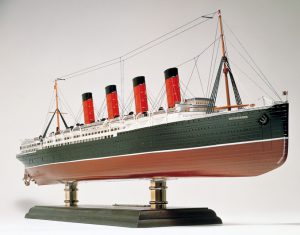 โมเดลเรือ อาร์เอ็มเอส ลูซิเทเนีย R.M.S.LUSITANIA 1/350