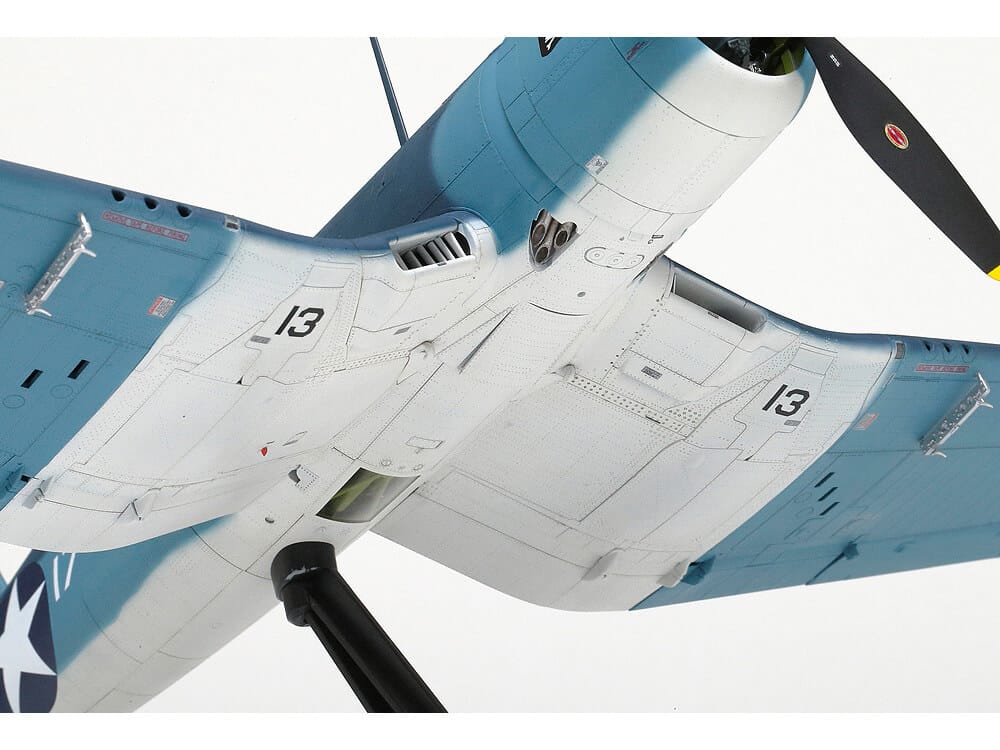 เครื่องบินทามิย่า 60324 Vought F4U-1 Corsair 1/32