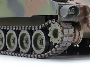 โมเดลรถถังทามิย่า Bundeswehr M109A3G Self-Propelled Gun 1 : 35