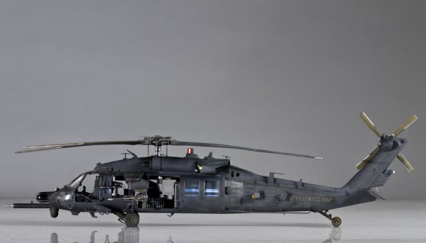 โมเดลประกอบ เฮลิคอปเตอร์ AH-60L DAP BLACK HAWK