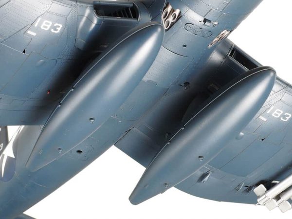 จำหน่าย โมเดลเครื่องบินขับไล่ Vought F4U-1D Corsair 1/32