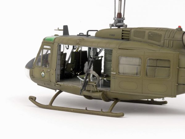 เฮลิคอปเตอร์ไทย UH-1D Huey Kittyhawk 1/48
