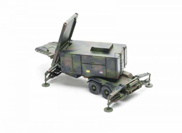 โมเดล Trumpeter MIM-104 Patriot launcher and radar trailers 1/35