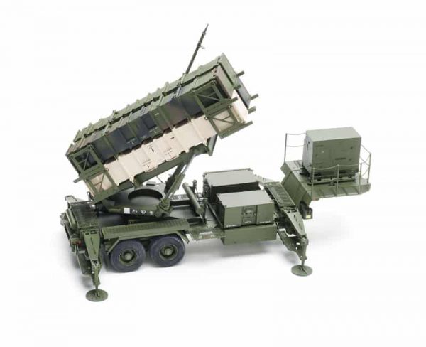 โมเดล Trumpeter MIM-104 Patriot launcher and radar trailers 1/35