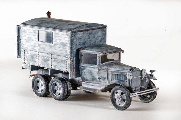 Set includes model of a cargo truck. EVERYTHING you need for an ACCURATE MODEL in ONE BOX. Highly detailed model Total details 341 314 plastic parts 20 PE parts 7 clear plastic parts Decals included Full-color instruction New Tooling. Up-to-date technology using sliding moulds Highly detailed chassis Engine is accurately represented Authentic wooden texture All doors can be assembled open or closed