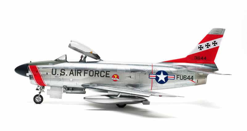 โมเดลเครื่องบิน Kitty Hawk KH32007 F-86D Sabre Dog 1/32
