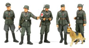 โมเดลทหาร WWII GERMAN FIELD MILITARY POLICE SET 1/35