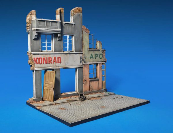 โมเดลฉากจำลอง MiniArt MI36036 Diorama With Ruined Buildings 1/35