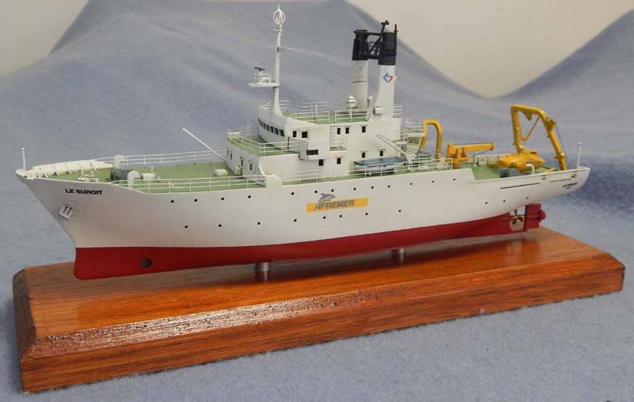 โมเดลเรือเดินสมุทร Heller HL80615 Titanic Searcher "Le Suroit" 1/200