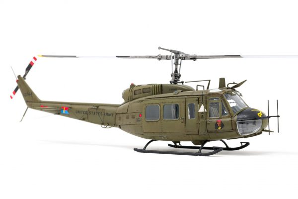 โมเดลเฮลิคอปเตอร์ไทย Bell 849 ITALERI UH-1D Iroquois 1/48