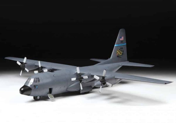เครื่องบินลำเลียง Zvezda 7321 Lockheed C-130H Hercules 1/72