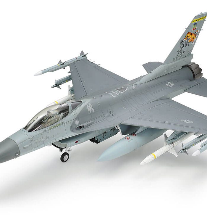 โมเดลเครื่องบินรบ ทามิย่า F-16CJ Block50 Fighting Falcon 1/32