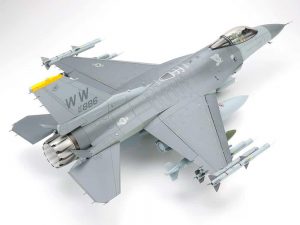 โมเดลเครื่องบินรบ ทามิย่า F-16CJ Block50 Fighting Falcon 1/32