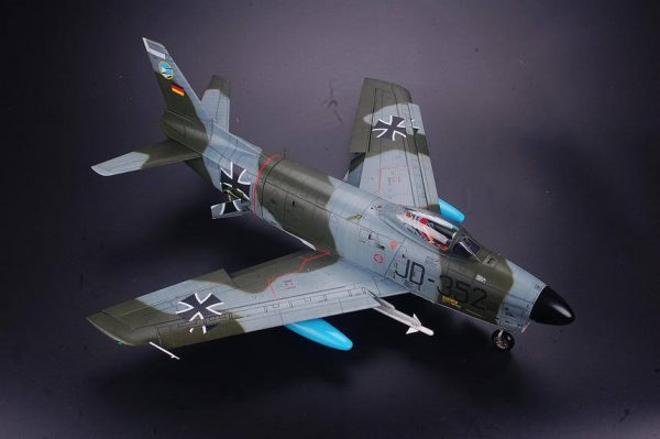 โมเดลเครื่องบิน Kittyhawk 19270 F-86K Sabre Dog 1/32 (F86k)